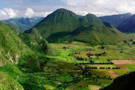 Pululahua Crater: Explore Ecuador’s Living Volcano Just Minutes from Quito