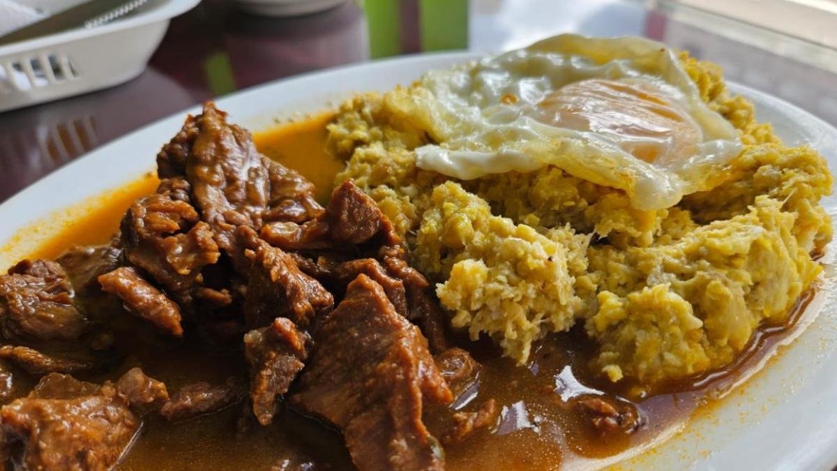 Top 5 Ecuadorian Dishes to Try on Your Next Trip